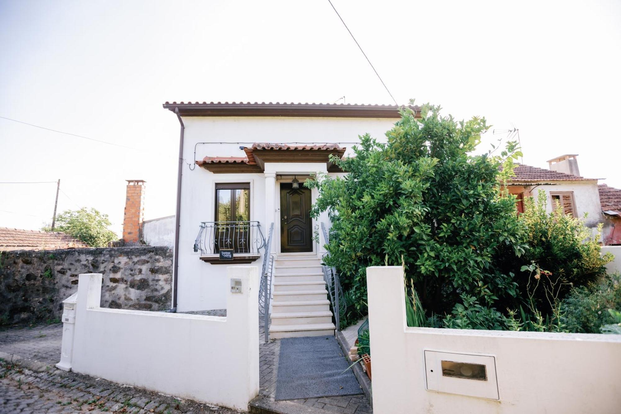 R3 - Guesthouse Travessa Da Arieira Aguda (Leiria) Exteriör bild