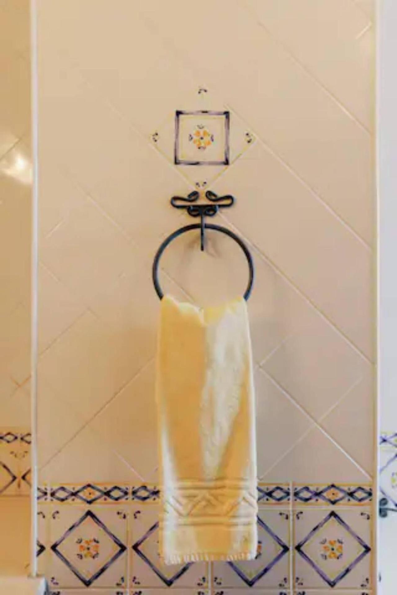 R3 - Guesthouse Travessa Da Arieira Aguda (Leiria) Exteriör bild