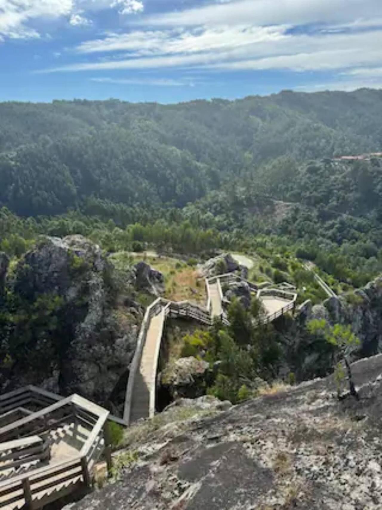 R3 - Guesthouse Travessa Da Arieira Aguda (Leiria) Exteriör bild