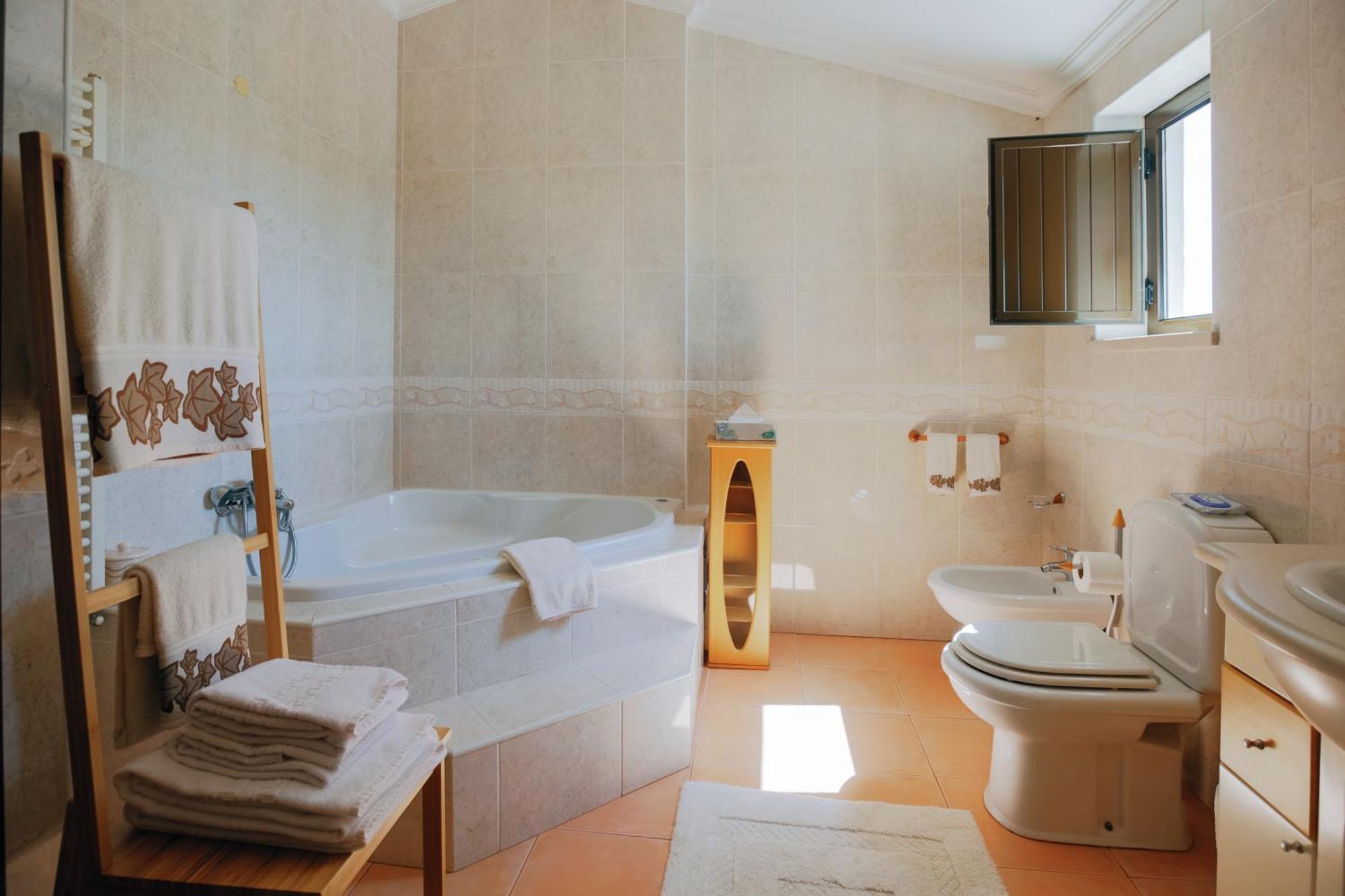 R3 - Guesthouse Travessa Da Arieira Aguda (Leiria) Exteriör bild